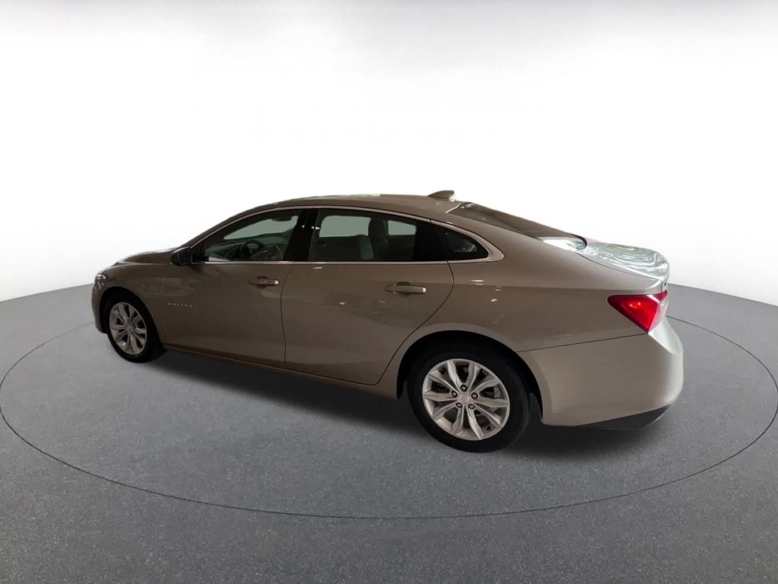Thumbnail: 2024 Chevrolet Malibu - 10