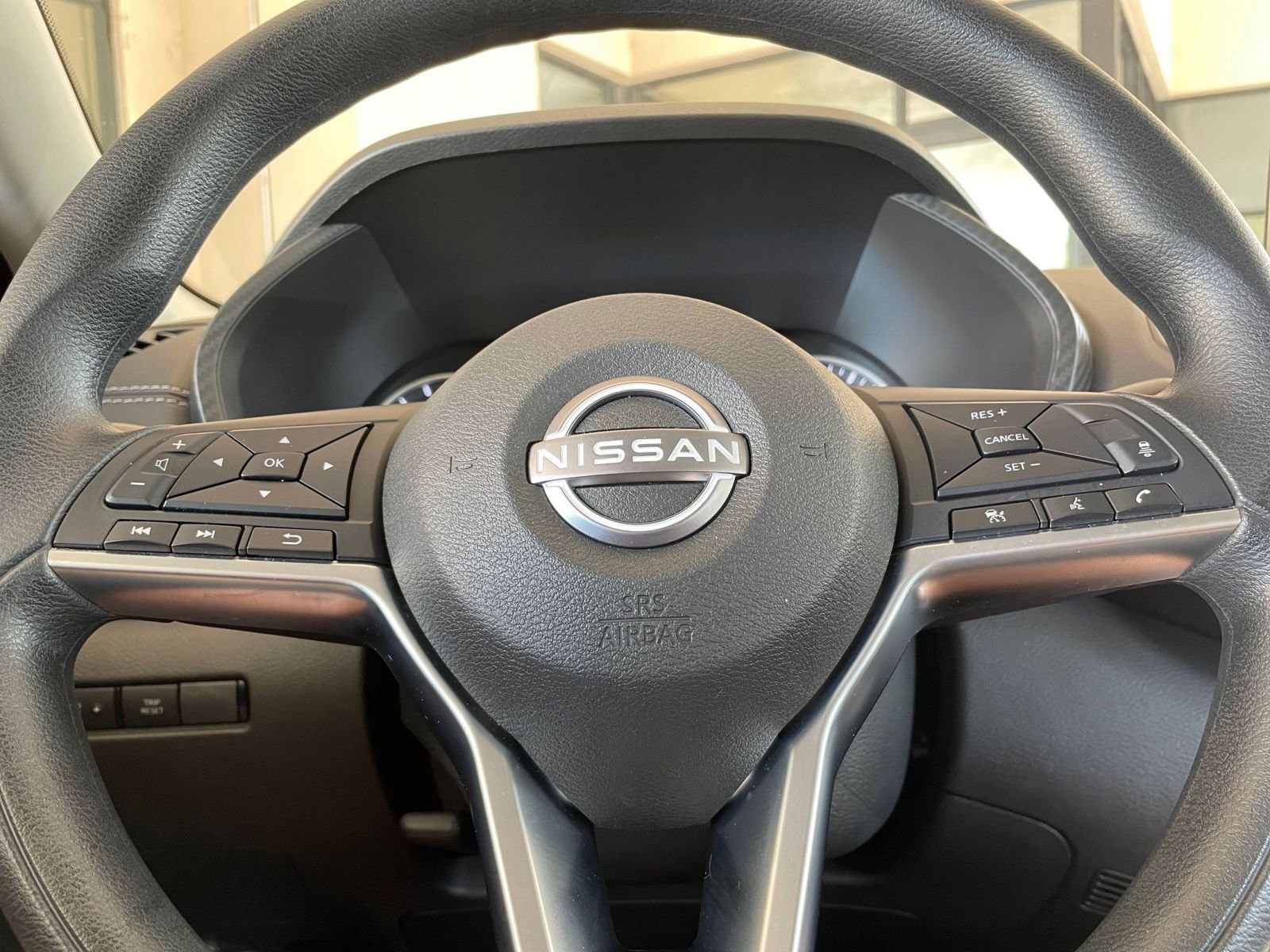 Thumbnail: 2025 Nissan Sentra - 25