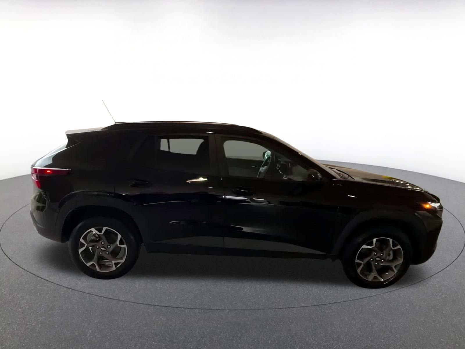 Thumbnail: 2025 Chevrolet Trax - 16