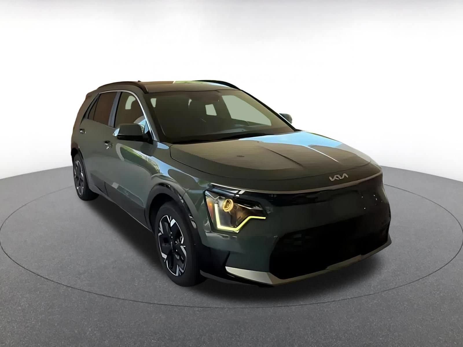 Thumbnail: 2024 Kia Niro - 3