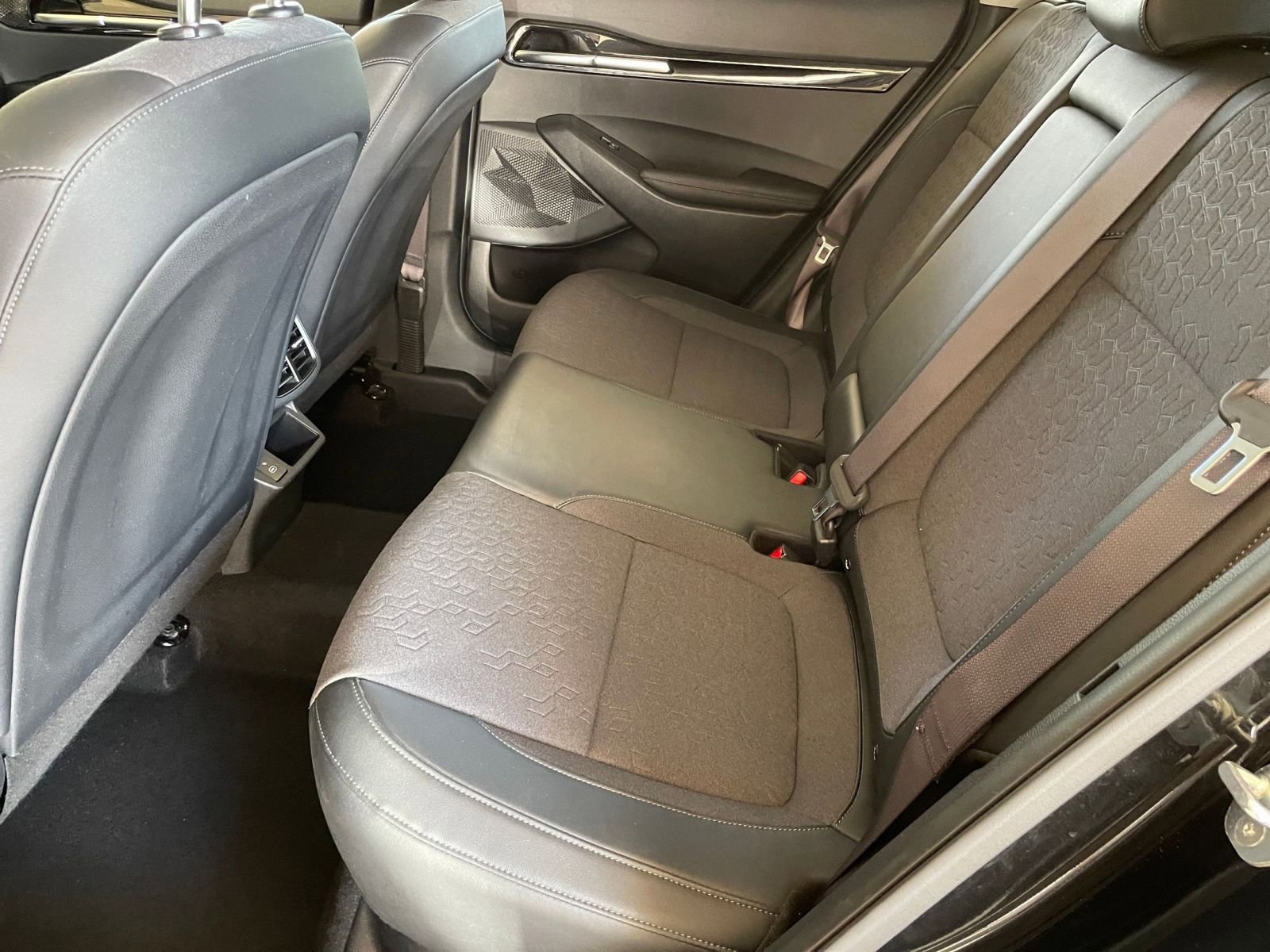 Thumbnail: 2025 Kia Seltos - 24