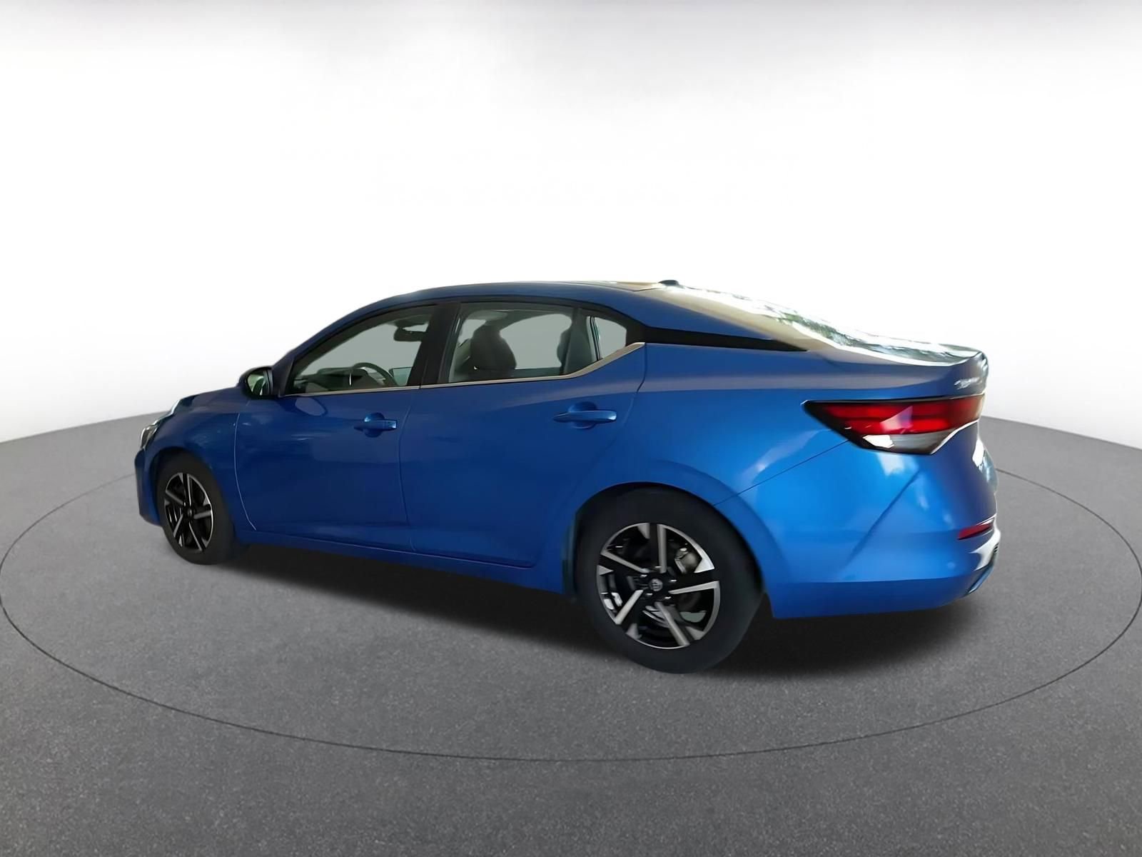 Thumbnail: 2025 Nissan Sentra - 10