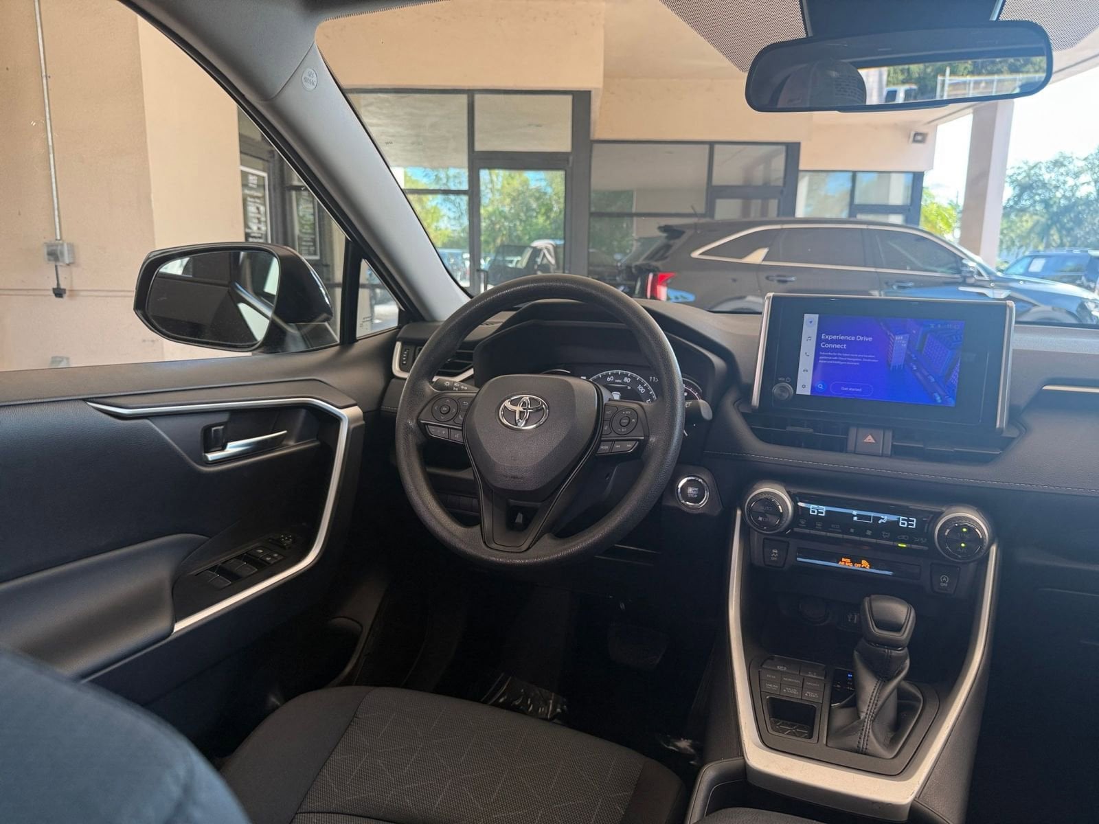 Thumbnail: 2025 Toyota RAV4 - 28