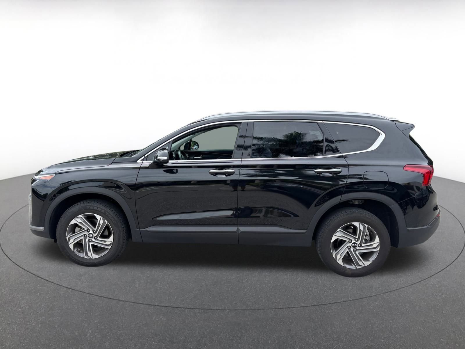 Thumbnail: 2023 Hyundai Santa Fe - 9