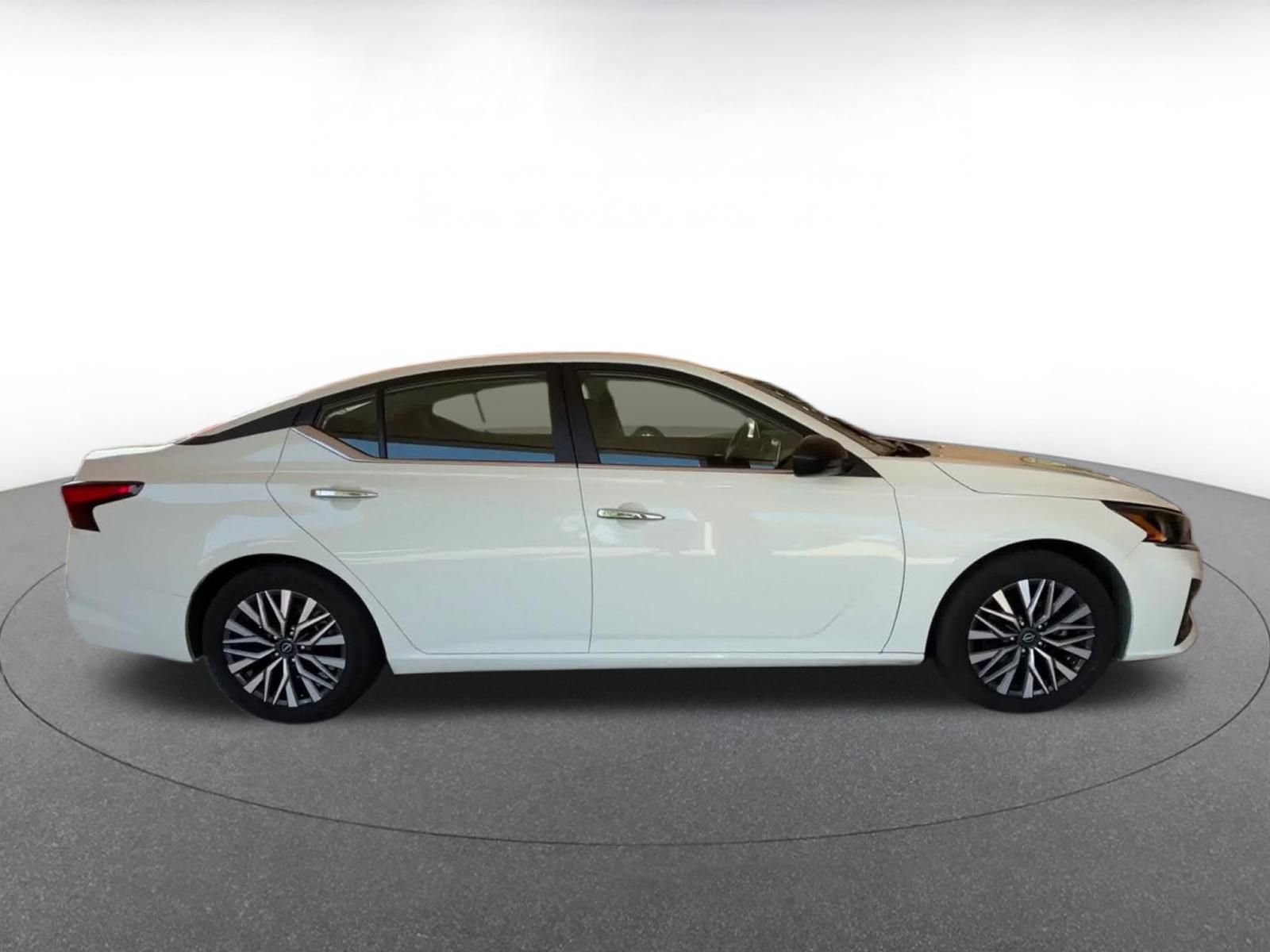 Thumbnail: 2025 Nissan Altima - 16