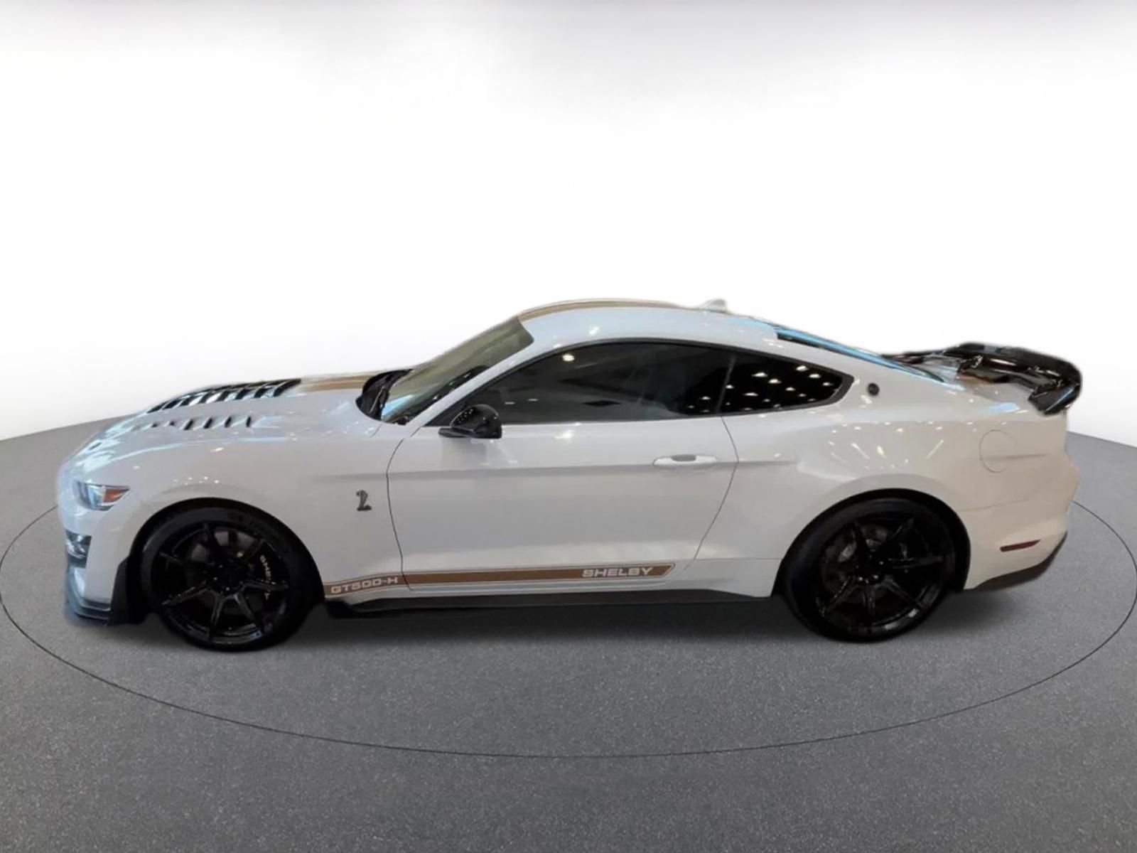 Thumbnail: 2022 Ford Mustang - 9