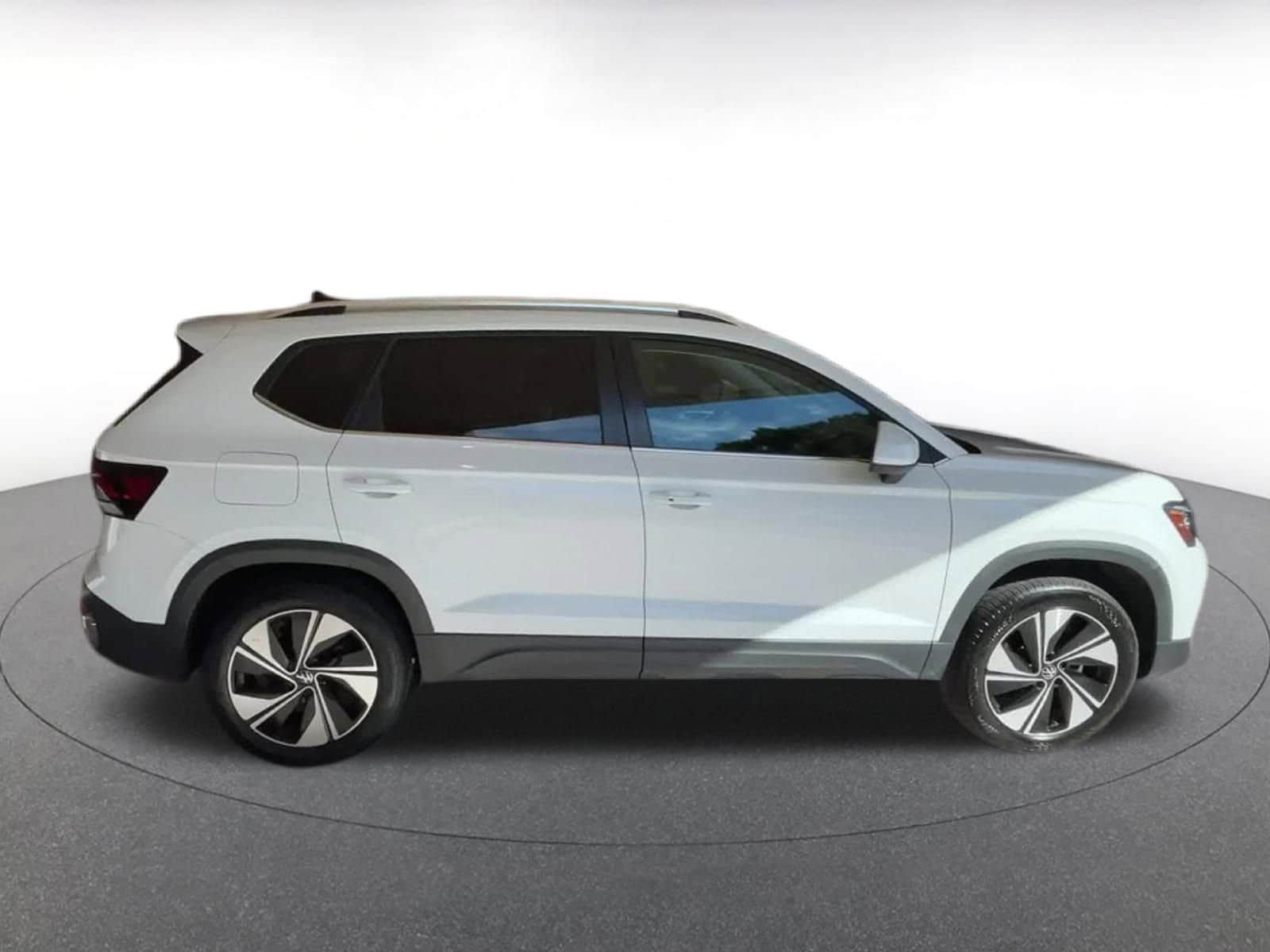 Thumbnail: 2025 Volkswagen Taos - 16