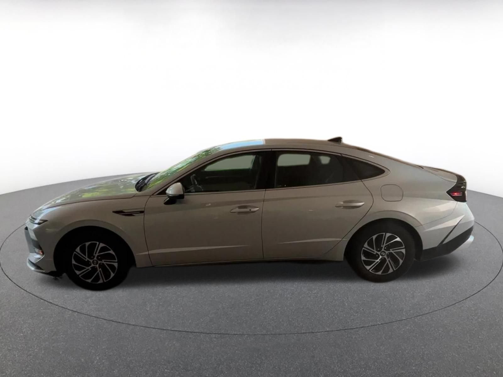 Thumbnail: 2026 Hyundai Sonata - 9