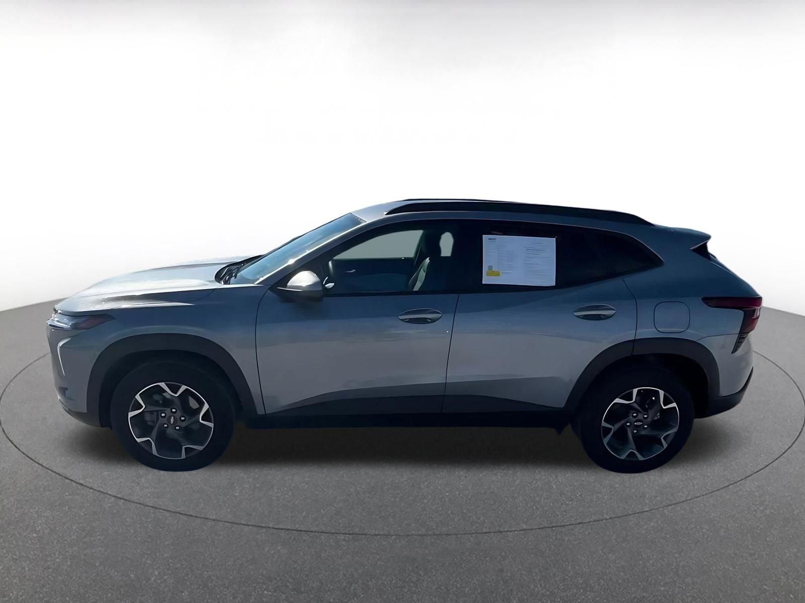 Thumbnail: 2025 Chevrolet Trax - 9