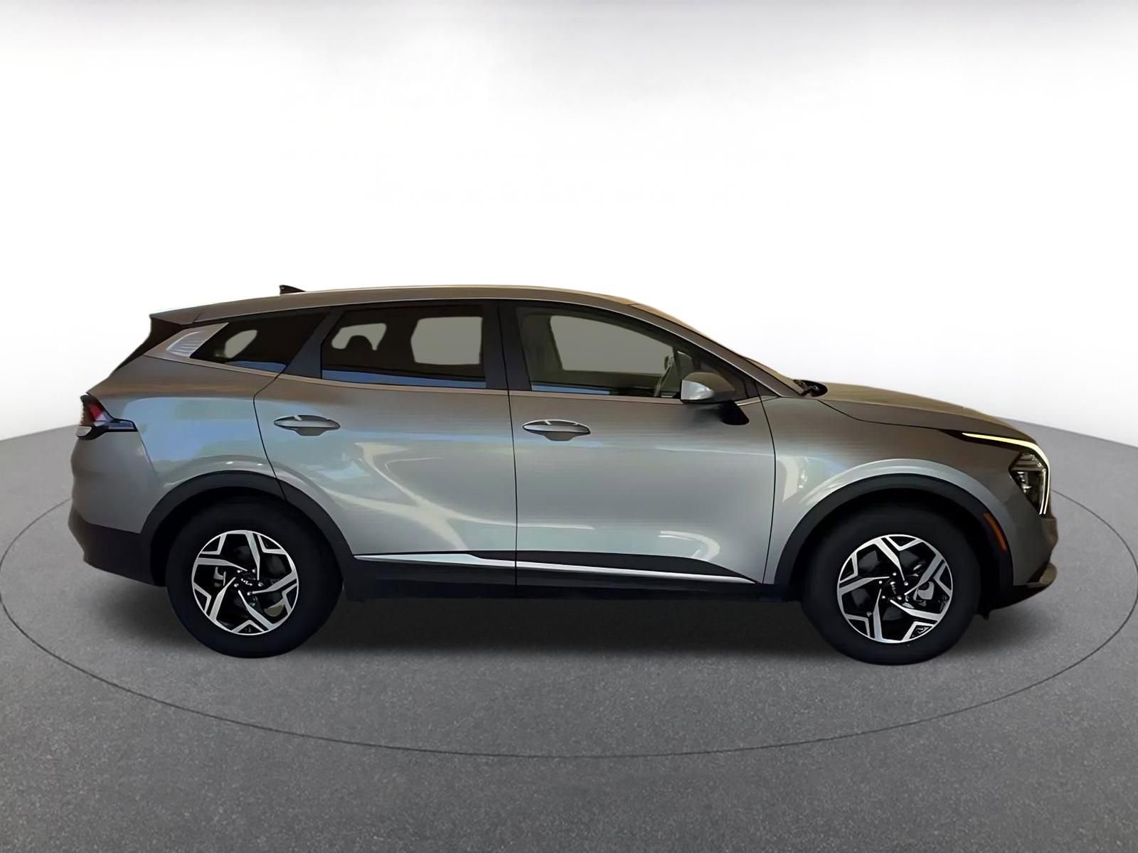 Thumbnail: 2025 Kia Sportage - 16