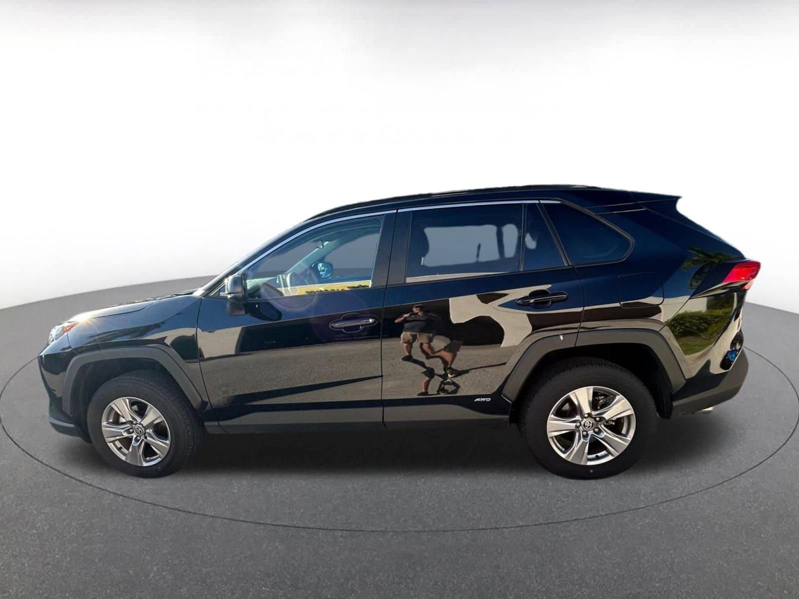 Thumbnail: 2025 Toyota RAV4 - 11