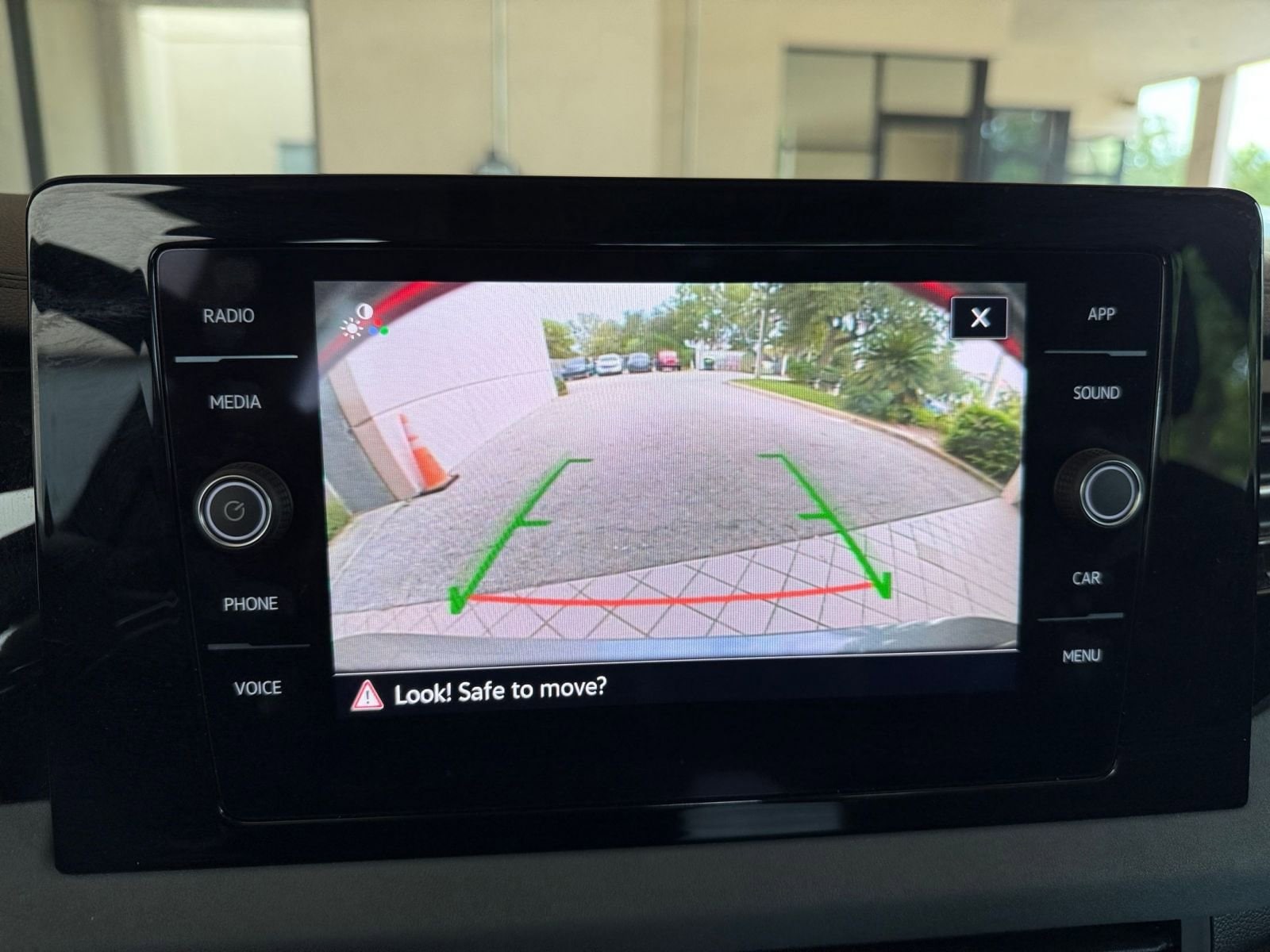 Thumbnail: 2025 Volkswagen Jetta - 17