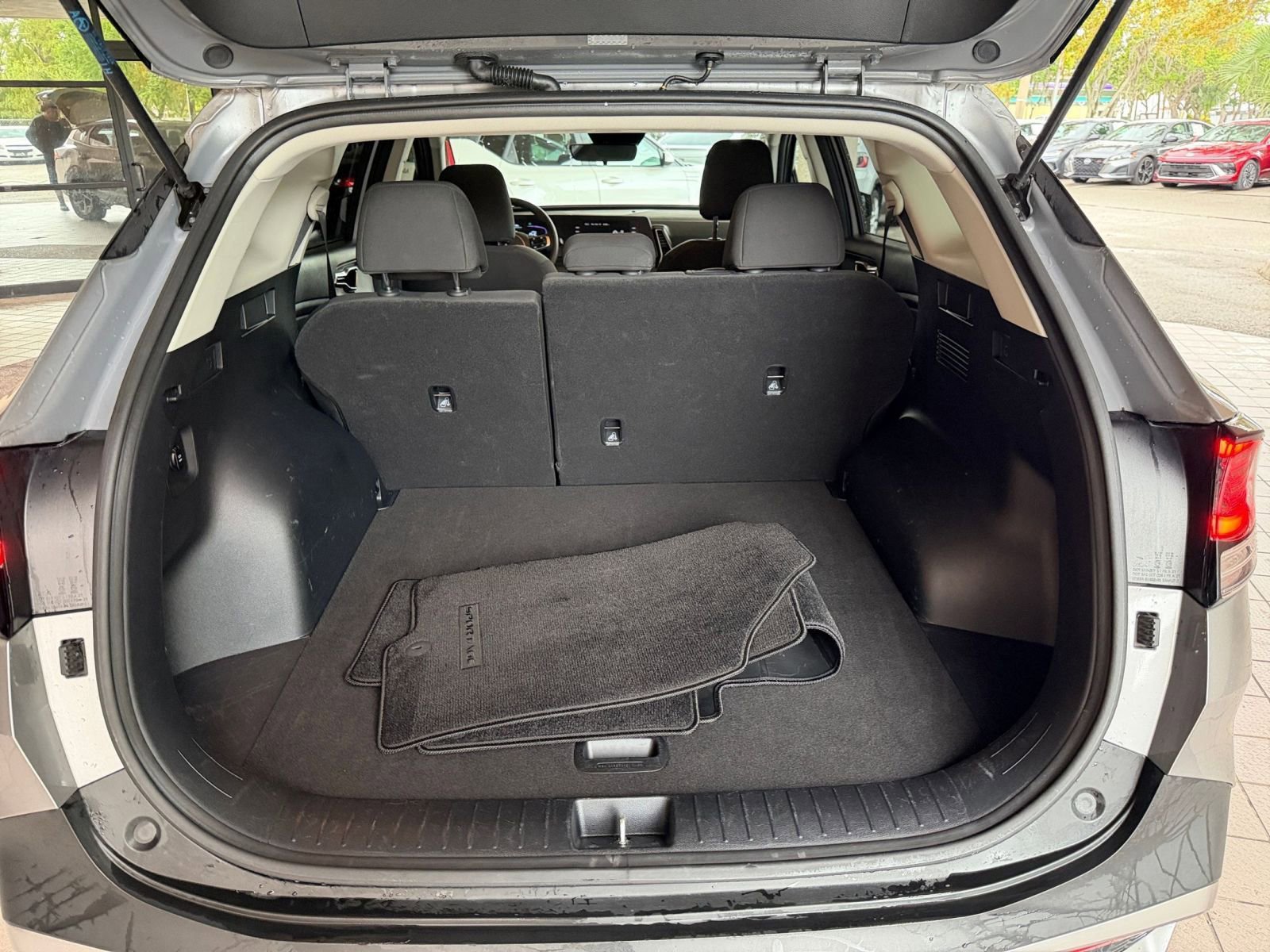 Thumbnail: 2025 Kia Sportage - 25