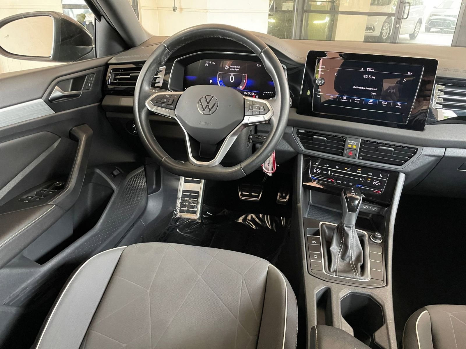 Thumbnail: 2025 Volkswagen Jetta - 32