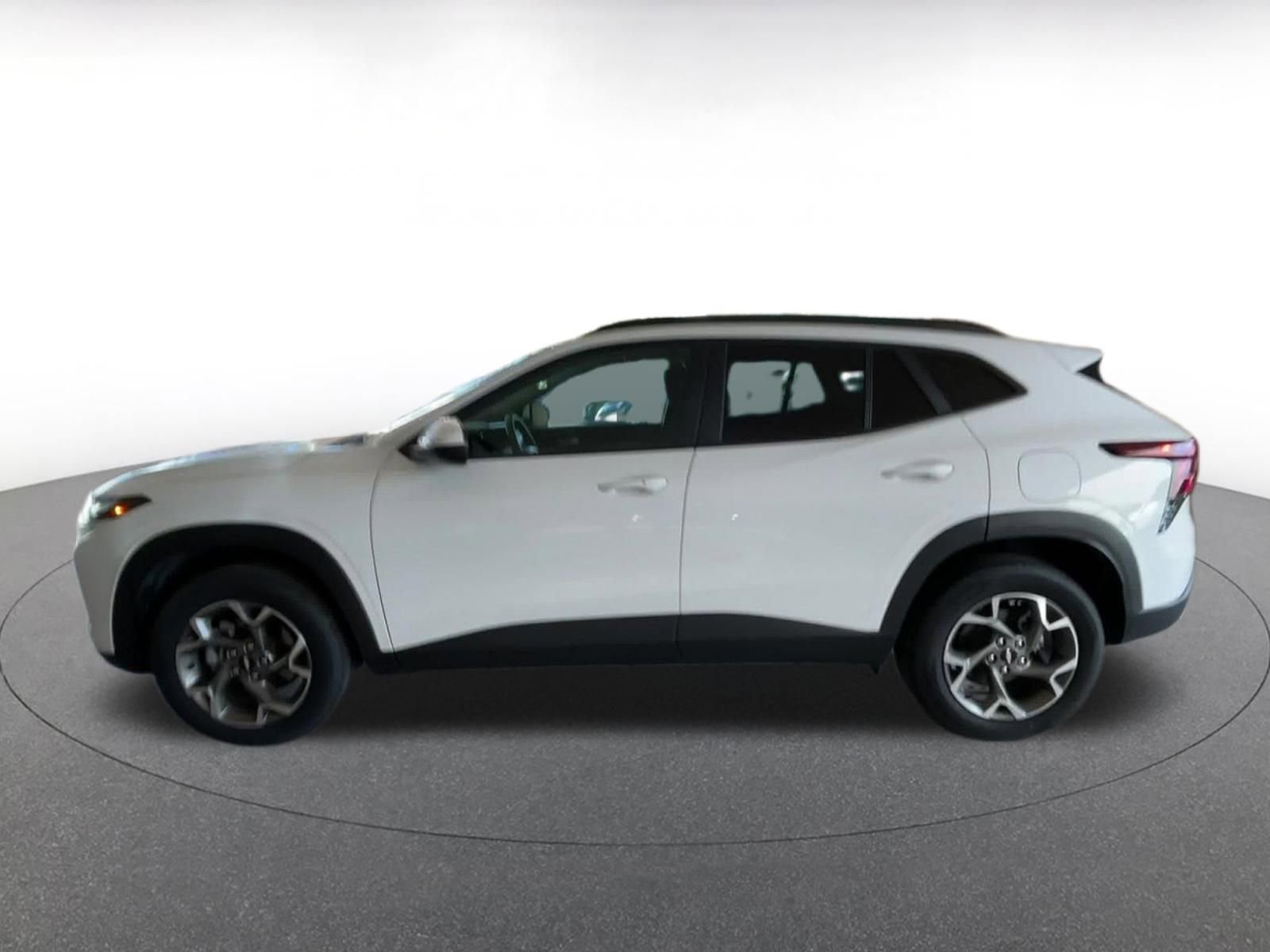 Thumbnail: 2025 Chevrolet Trax - 9