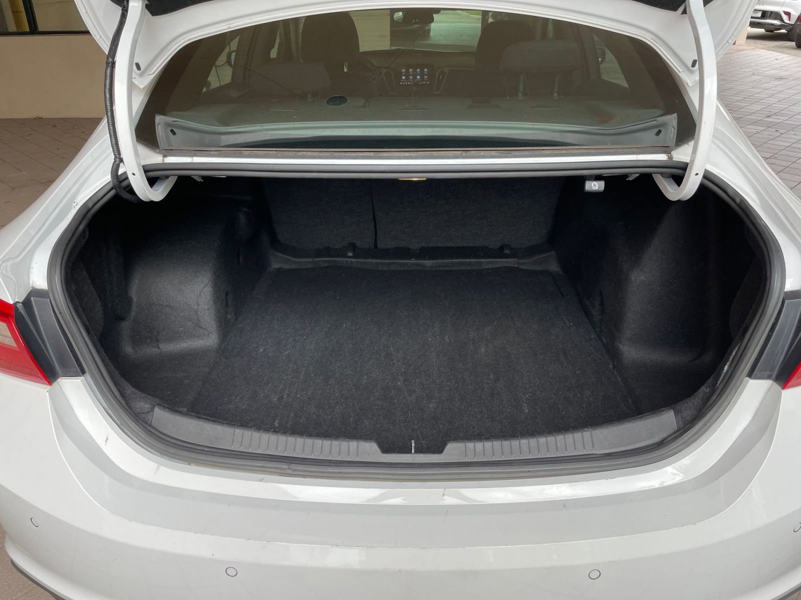 Thumbnail: 2023 Chevrolet Malibu - 30