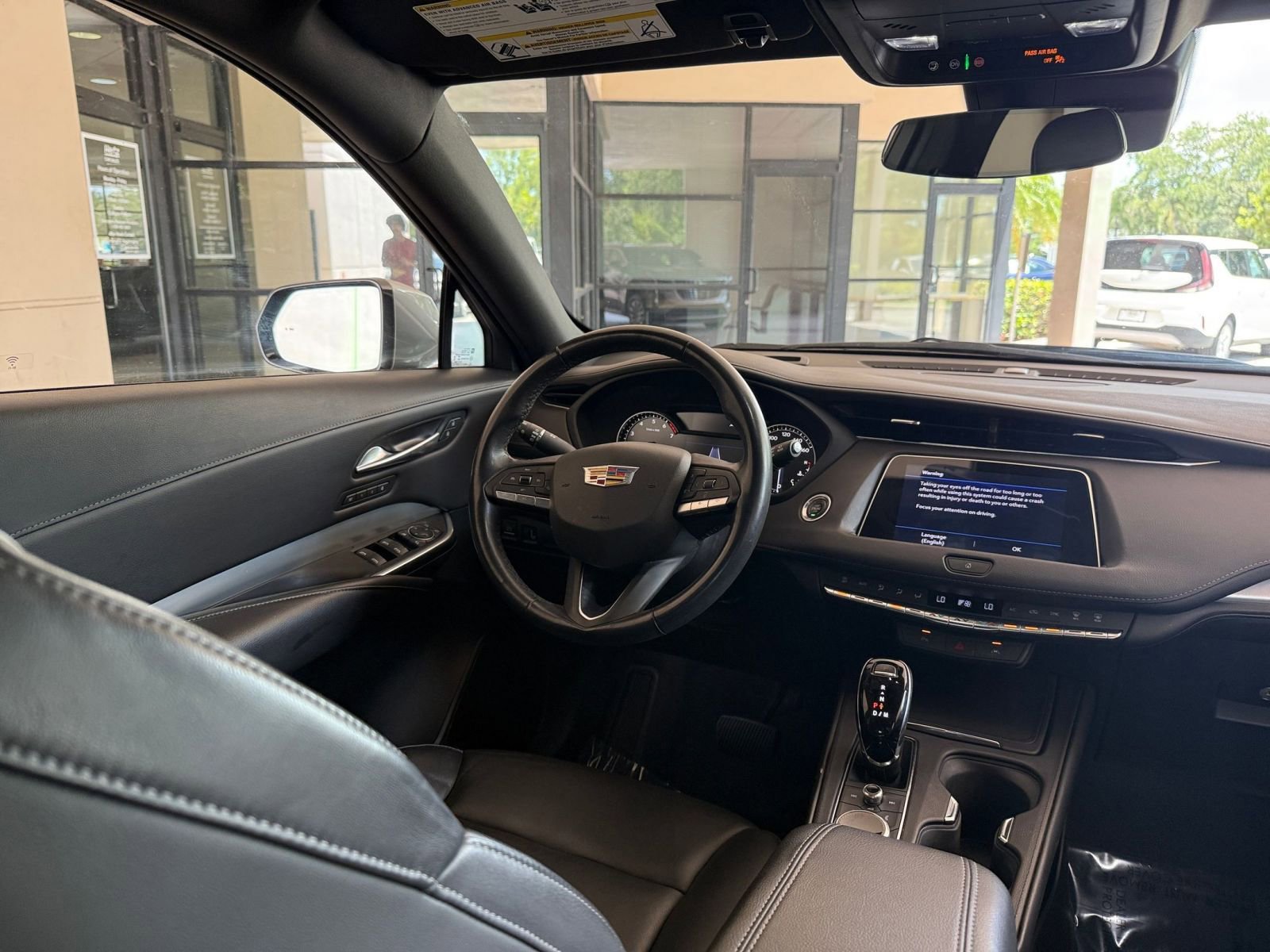 Thumbnail: 2023 Cadillac XT4 - 28