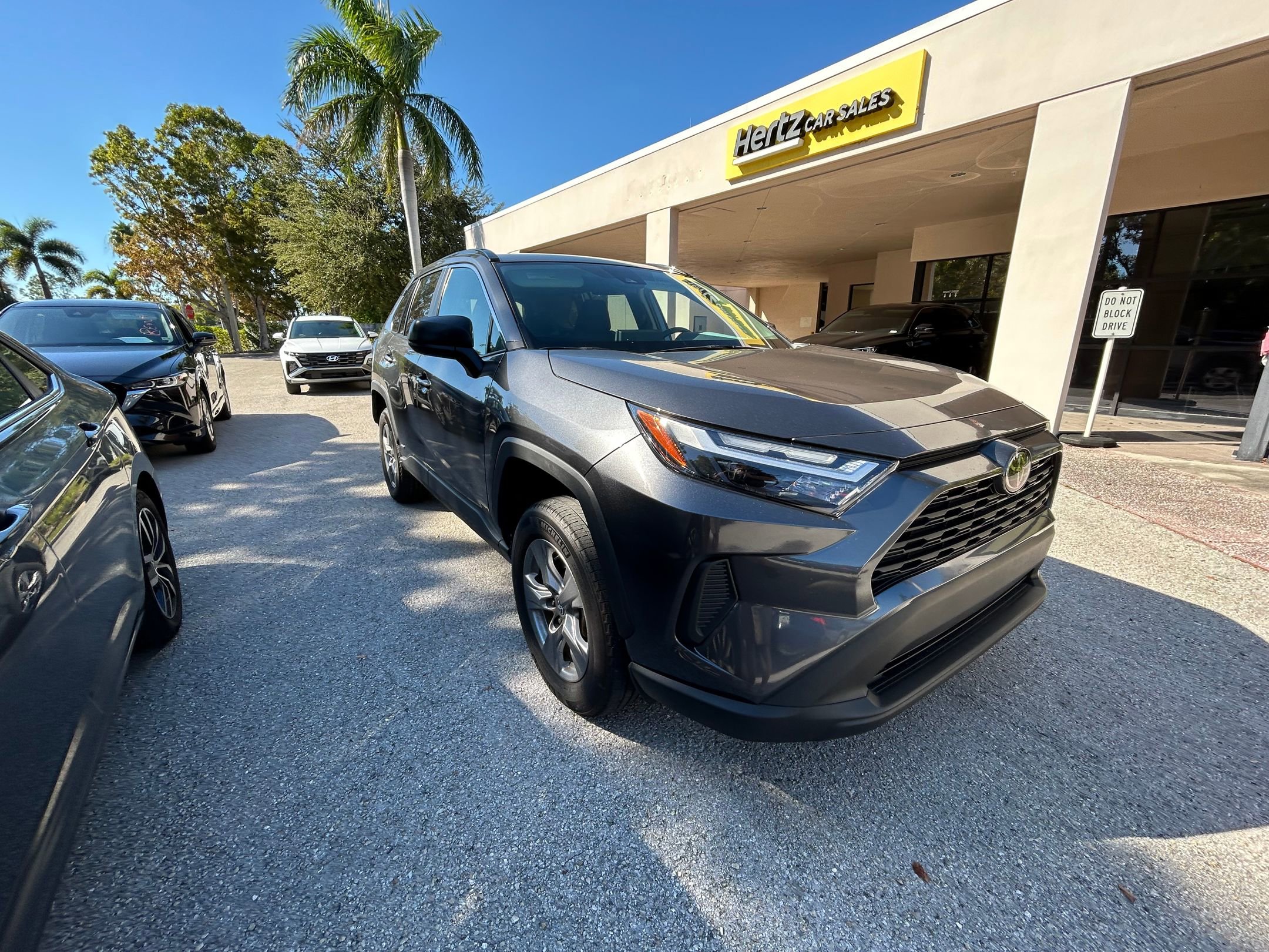 Thumbnail: 2025 Toyota RAV4 - 7