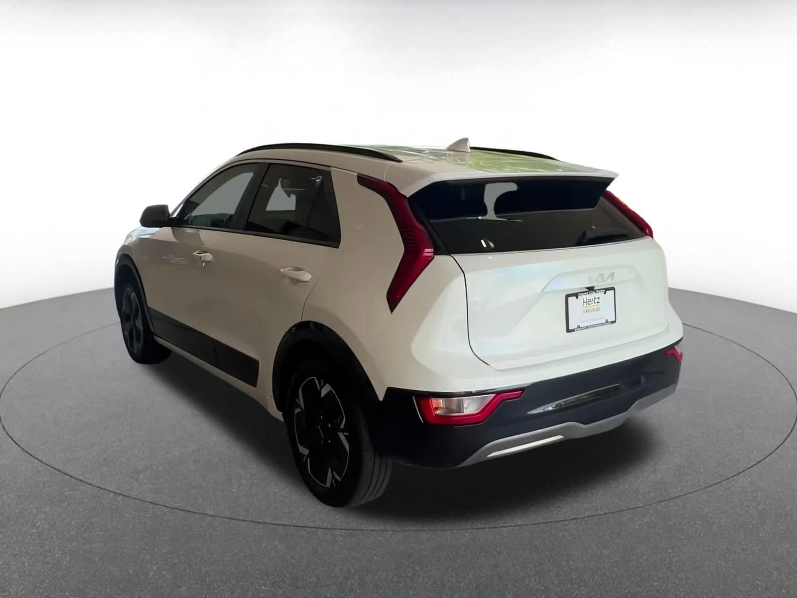 Thumbnail: 2023 Kia Niro - 11