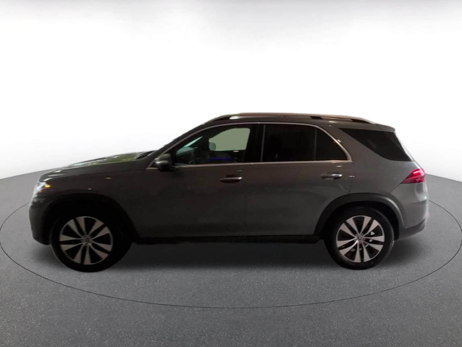 Thumbnail: 2026 Mercedes-Benz GLE - 8