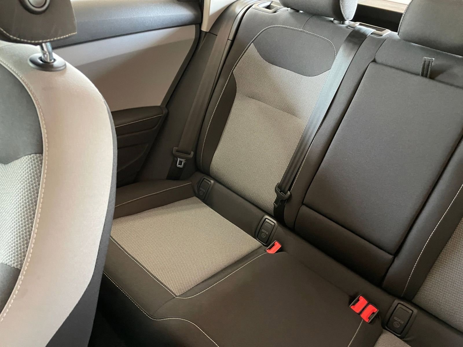 2024 Volkswagen Taos S 28