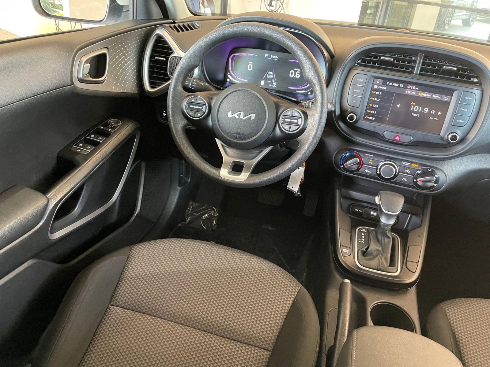 Thumbnail: 2025 Kia Soul - 32