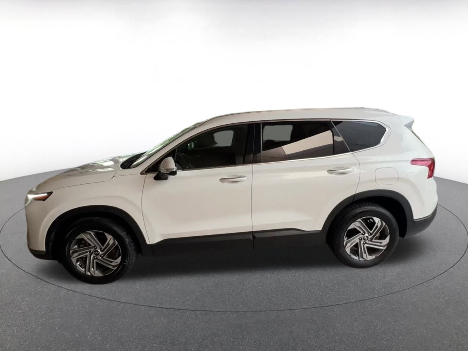 Thumbnail: 2023 Hyundai Santa Fe - 9