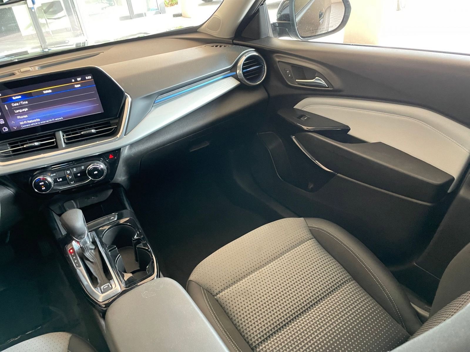 Thumbnail: 2025 Chevrolet Trax - 33