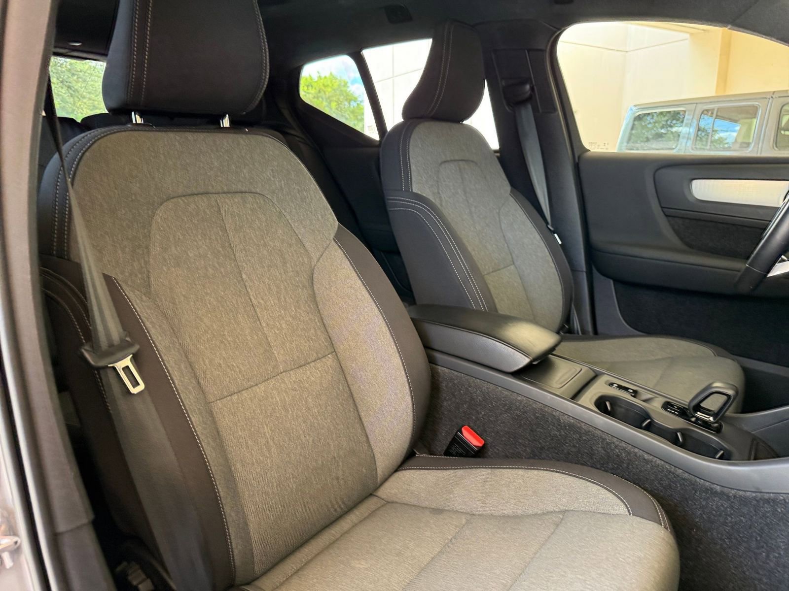 Thumbnail: 2024 Volvo XC40 - 30