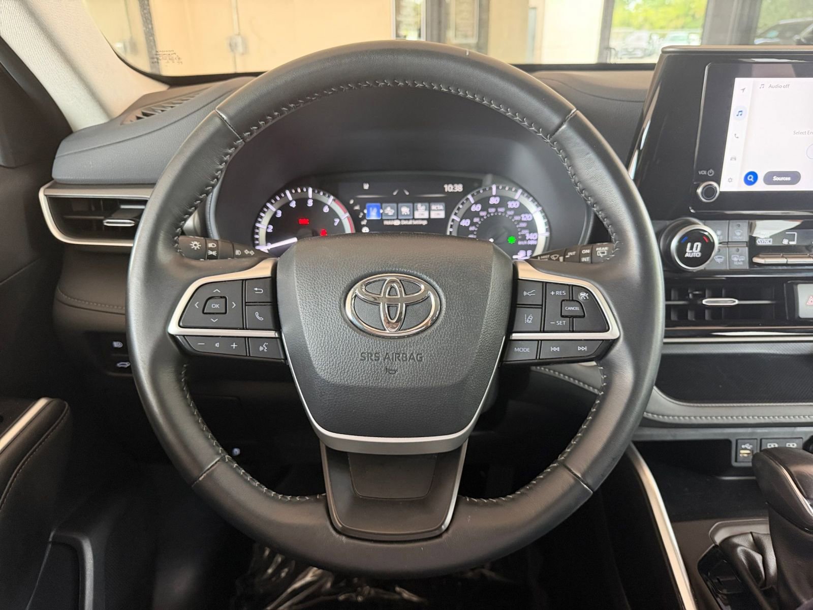 Thumbnail: 2025 Toyota Highlander - 30