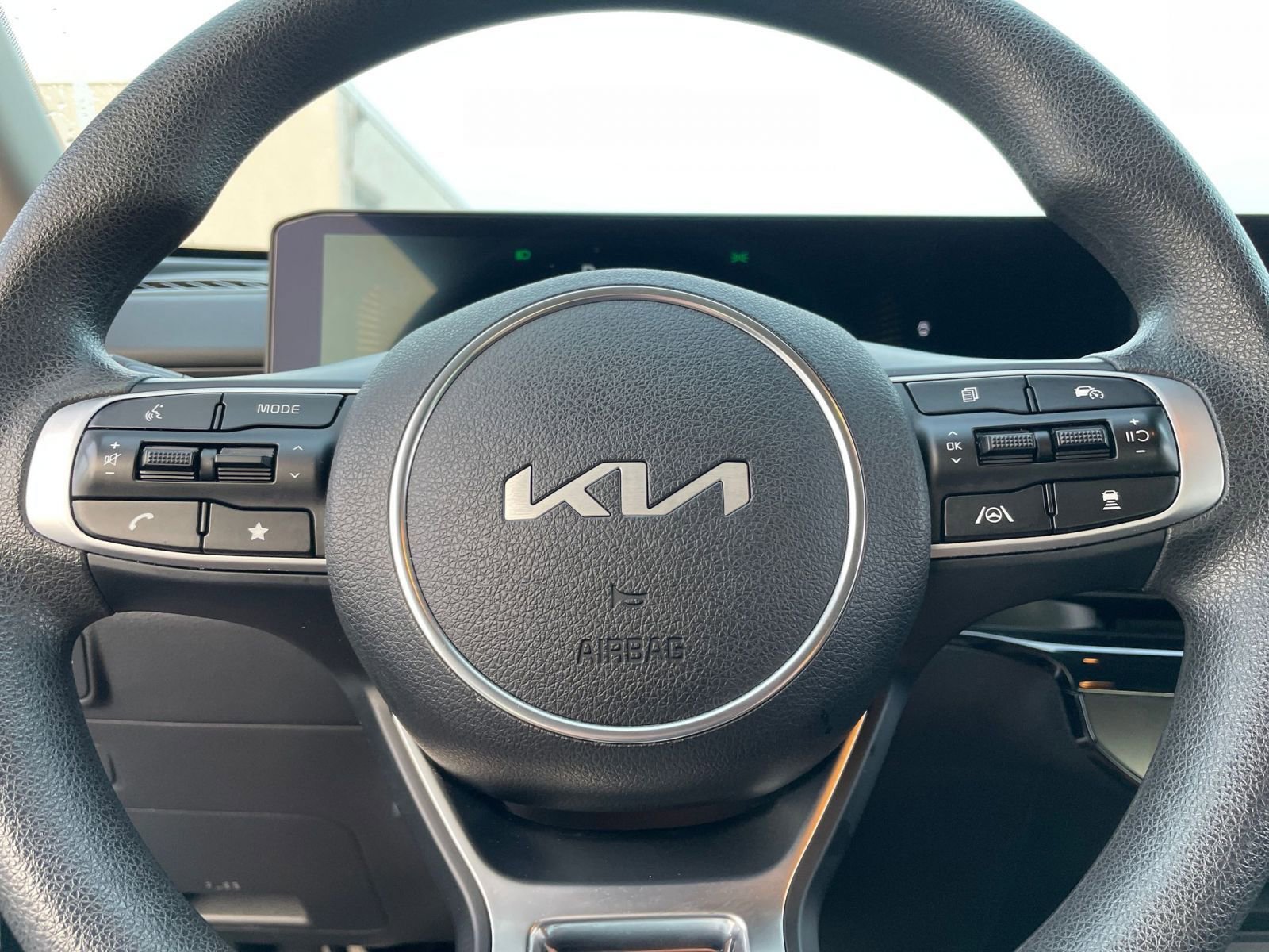 Thumbnail: 2025 Kia K5 - 27