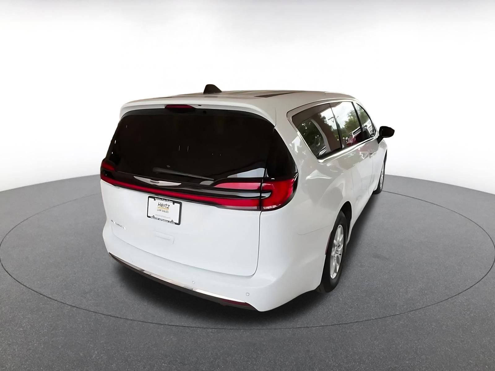 Thumbnail: 2025 Chrysler Pacifica - 14