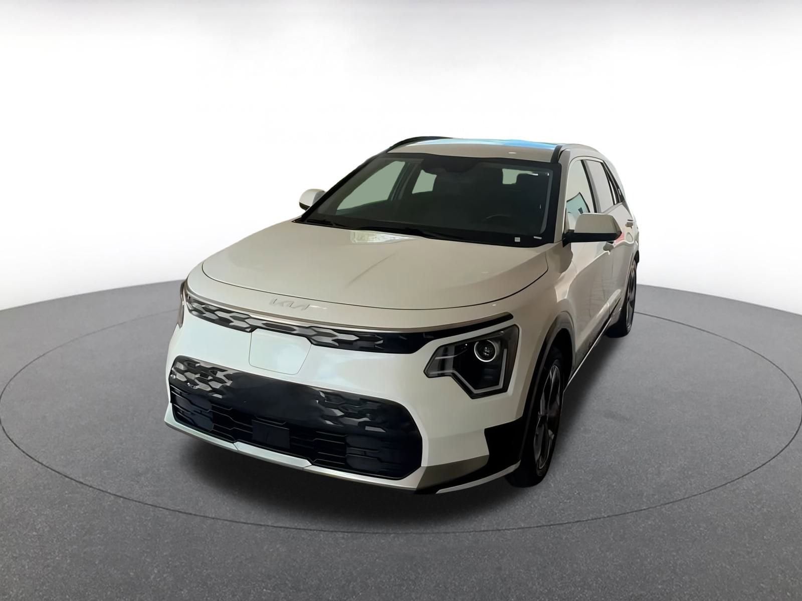 Thumbnail: 2023 Kia Niro - 7