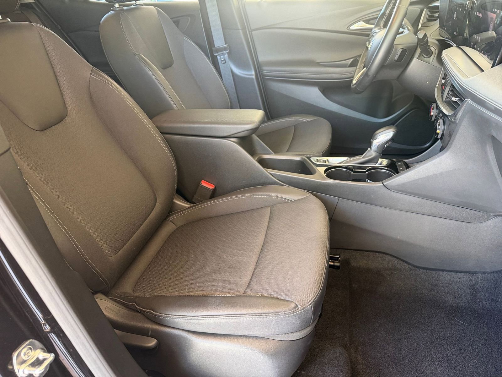 Thumbnail: 2025 Buick Encore GX - 35