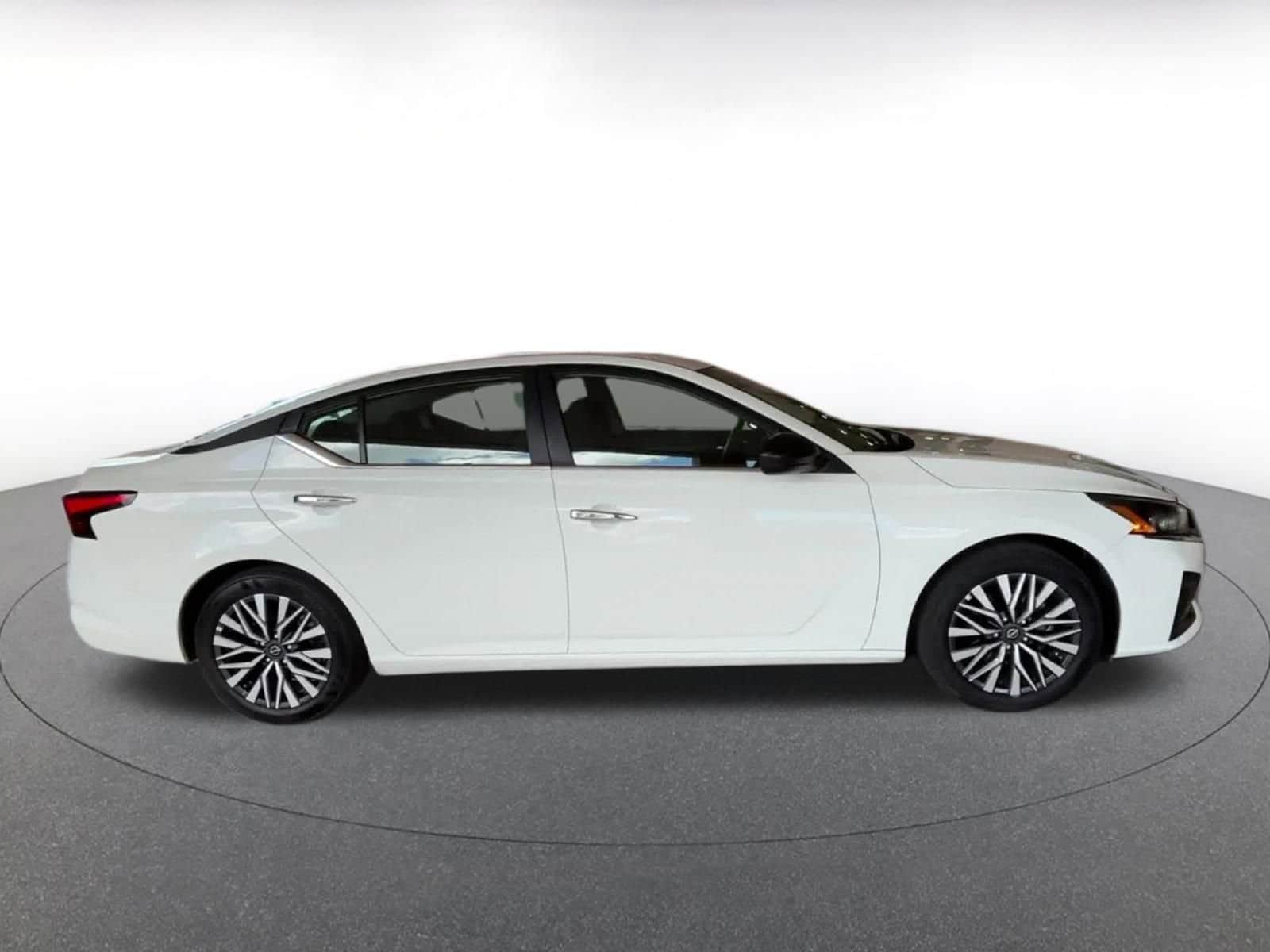 Thumbnail: 2025 Nissan Altima - 16