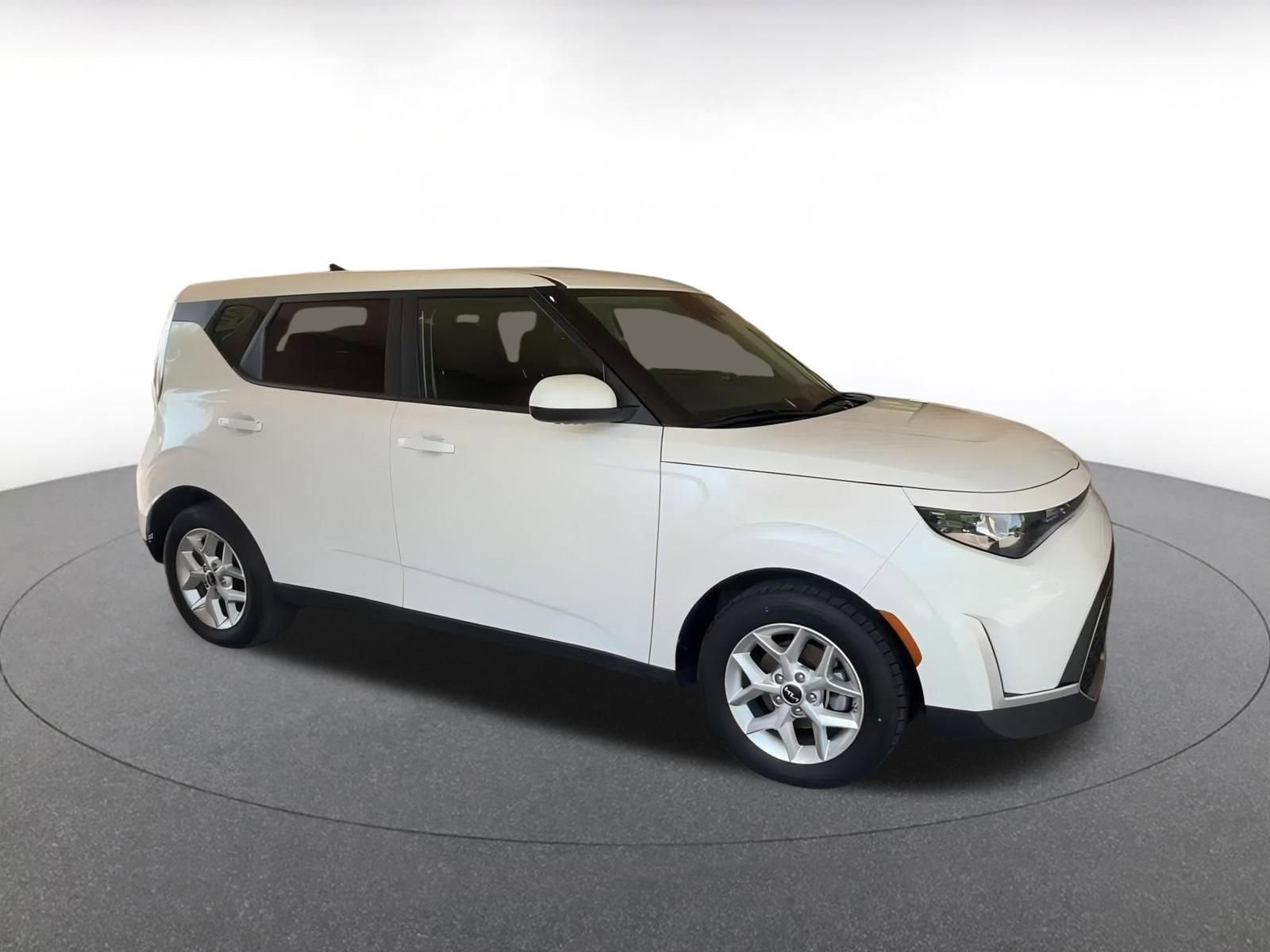 2024 Kia Soul LX 2