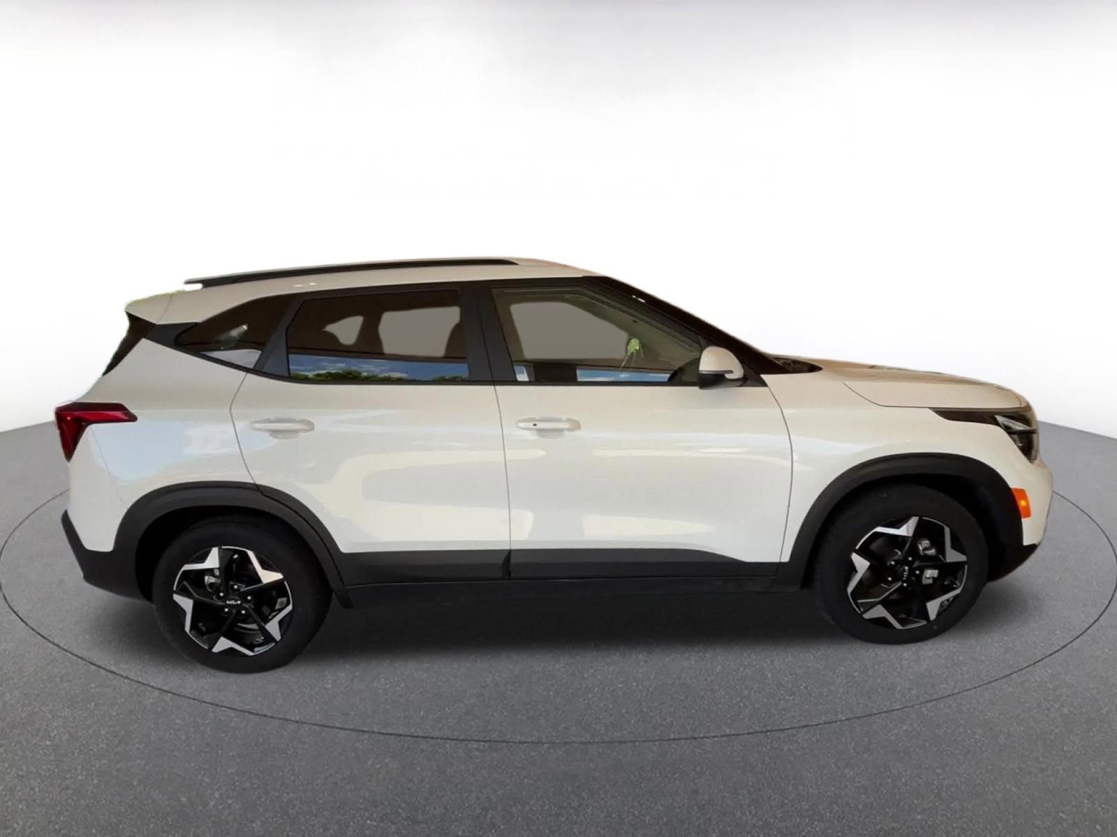 Thumbnail: 2025 Kia Seltos - 16