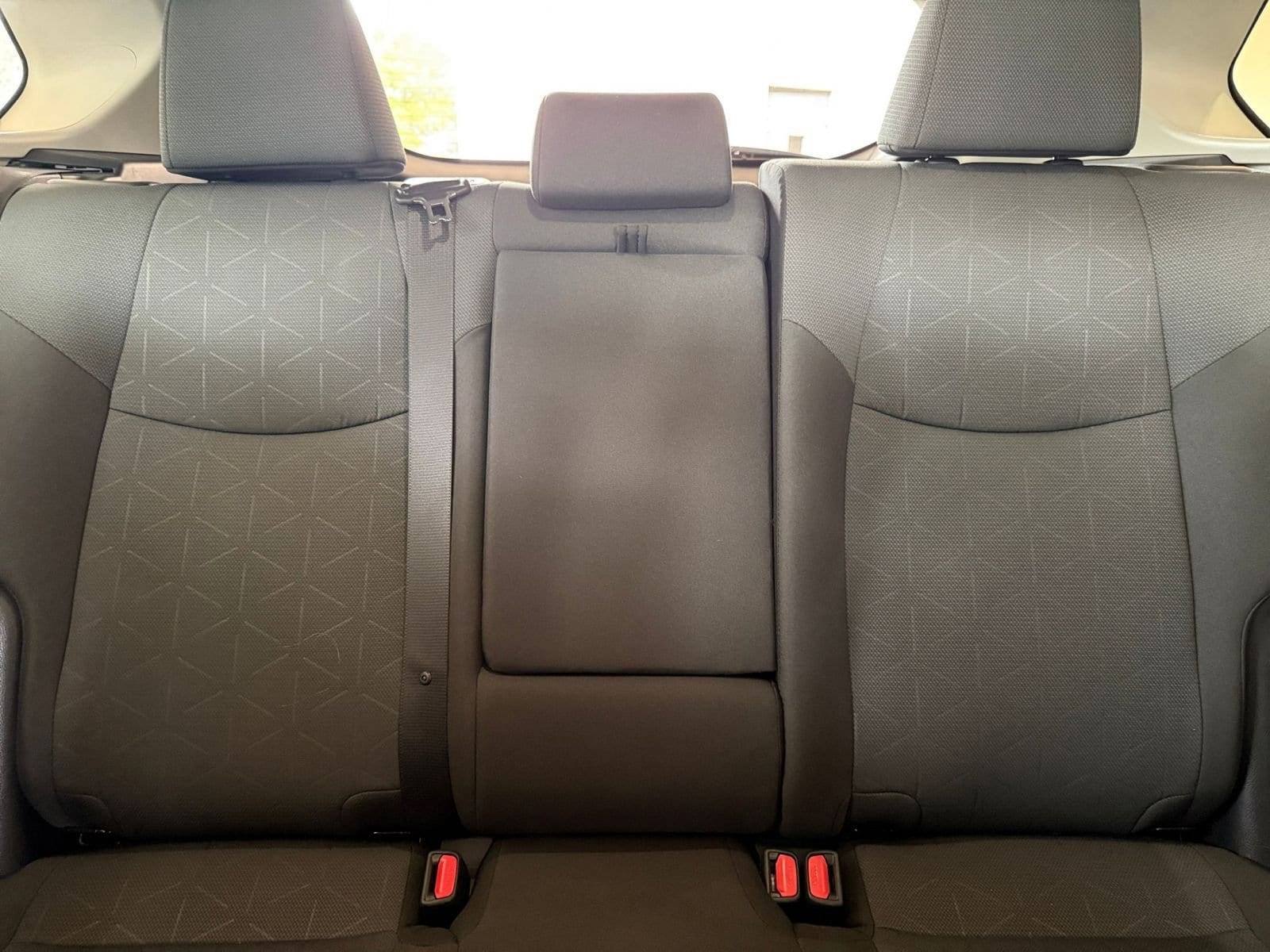 Thumbnail: 2025 Toyota RAV4 - 32