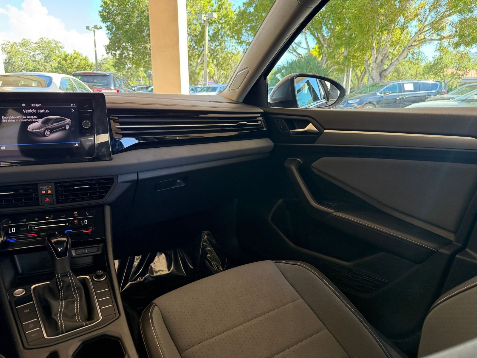 Thumbnail: 2025 Volkswagen Jetta - 29