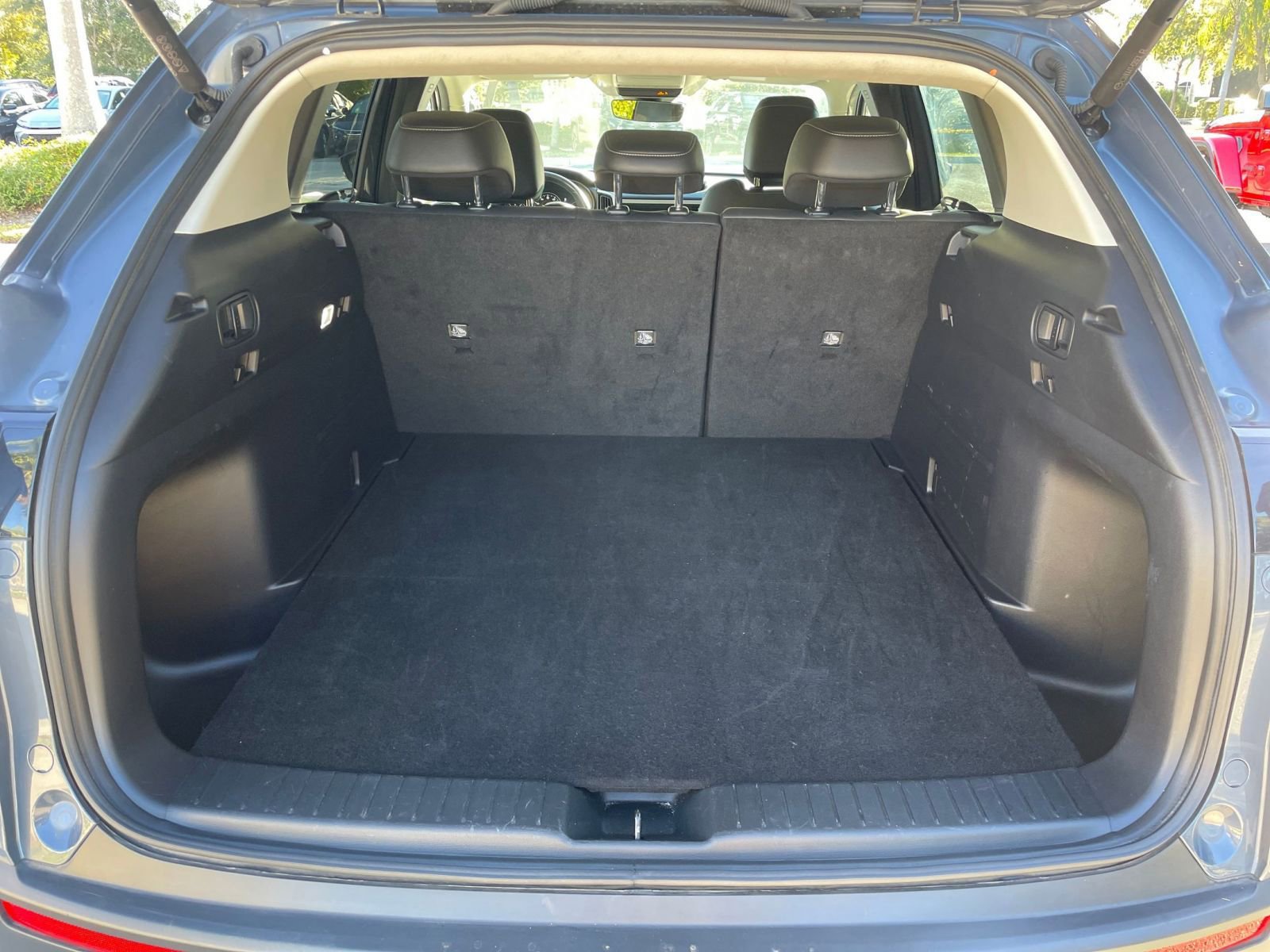 Thumbnail: 2025 Mazda CX-50 - 31