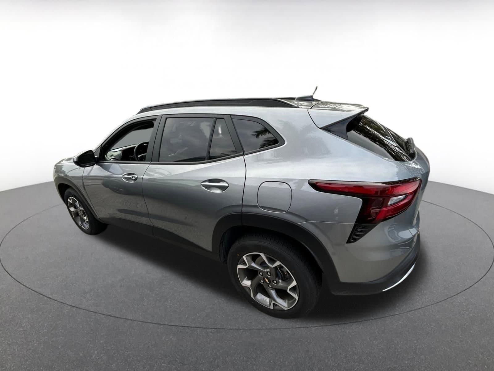 Thumbnail: 2025 Chevrolet Trax - 5