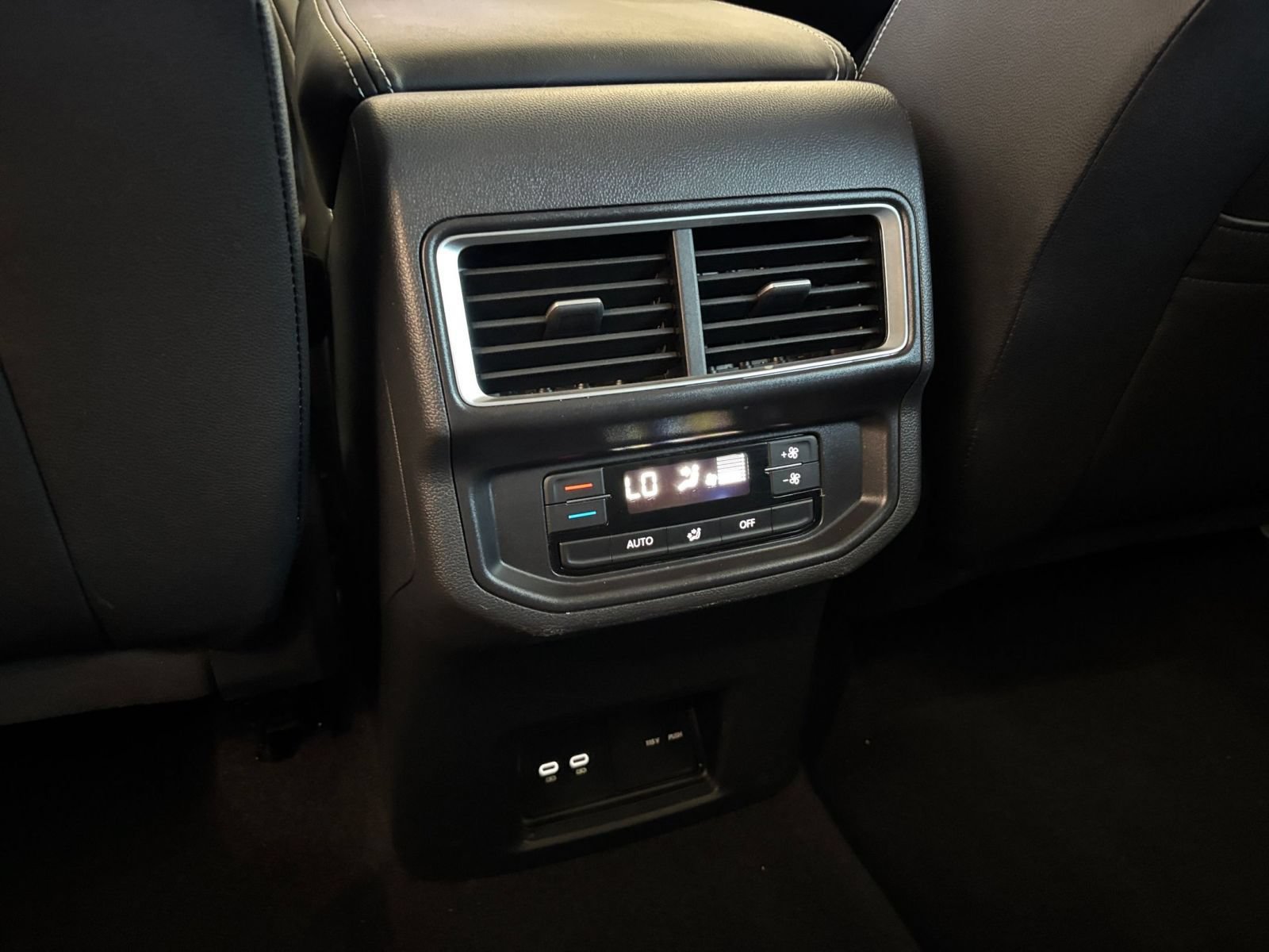 Thumbnail: 2026 Volkswagen Atlas - 24