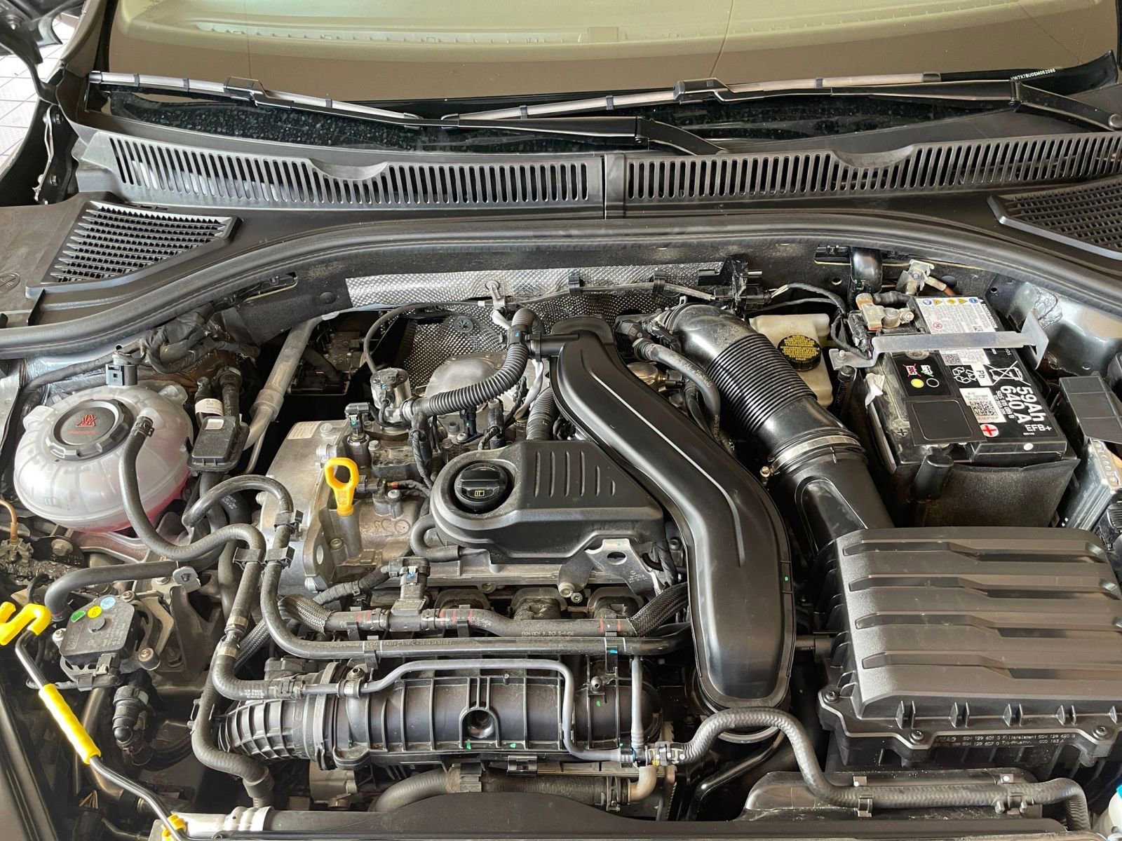 Thumbnail: 2025 Volkswagen Jetta - 25