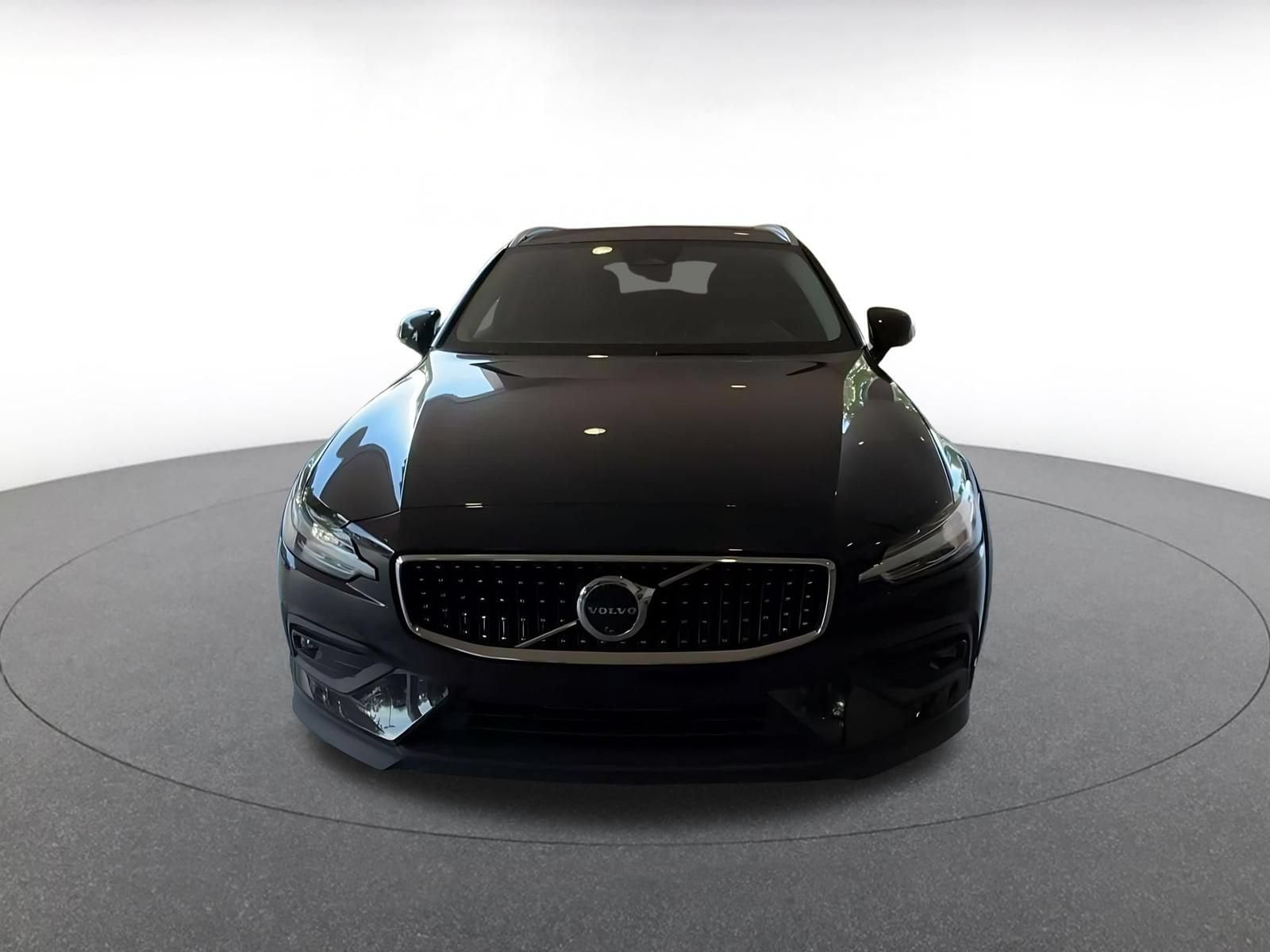 Thumbnail: 2025 Volvo S60 - 4