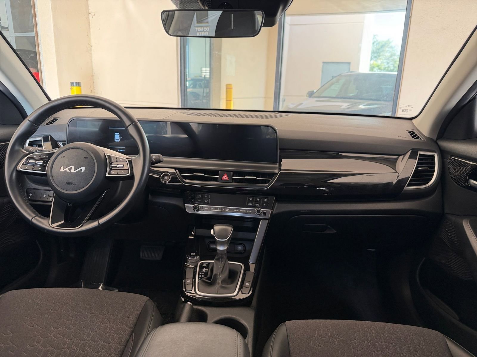 Thumbnail: 2025 Kia Seltos - 28