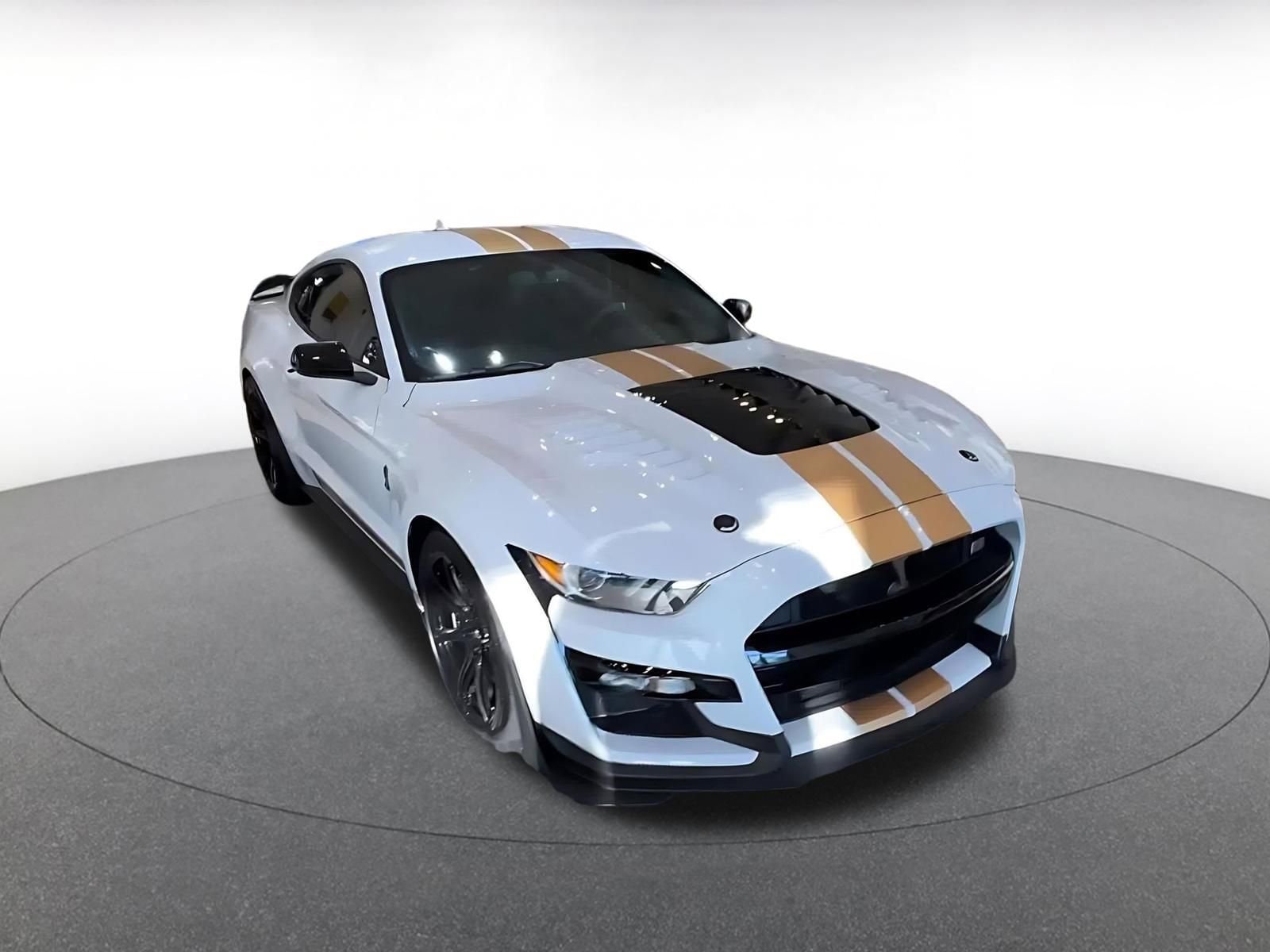Thumbnail: 2022 Ford Mustang - 3