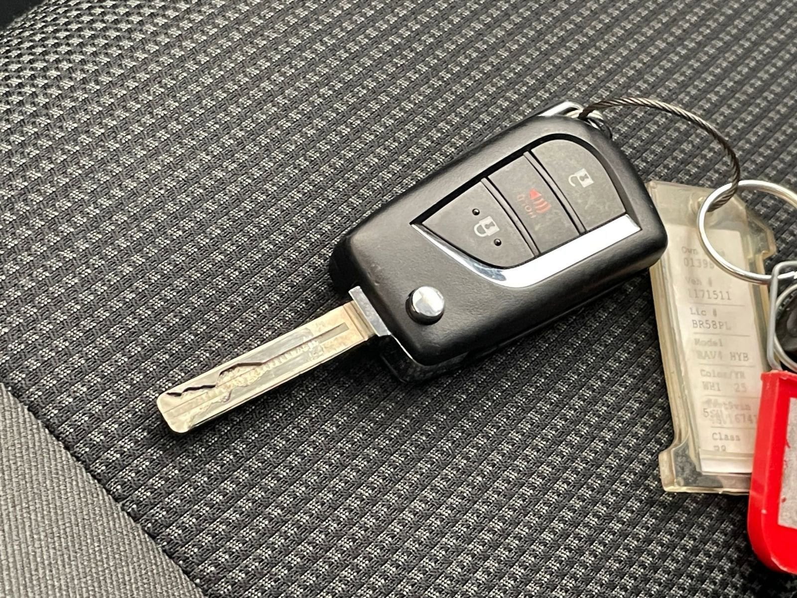 Thumbnail: 2025 Toyota RAV4 - 22