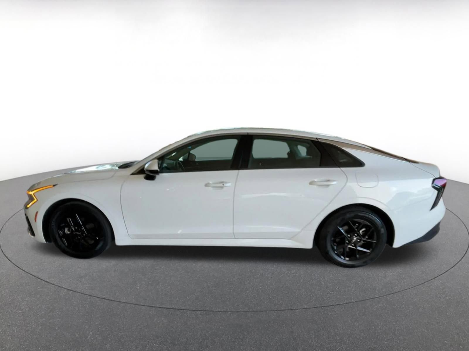 Thumbnail: 2025 Kia K5 - 9