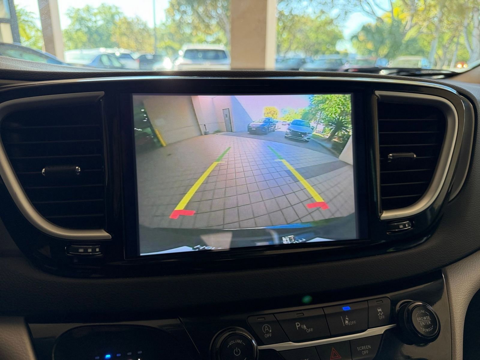 Thumbnail: 2024 Chrysler Pacifica - 21