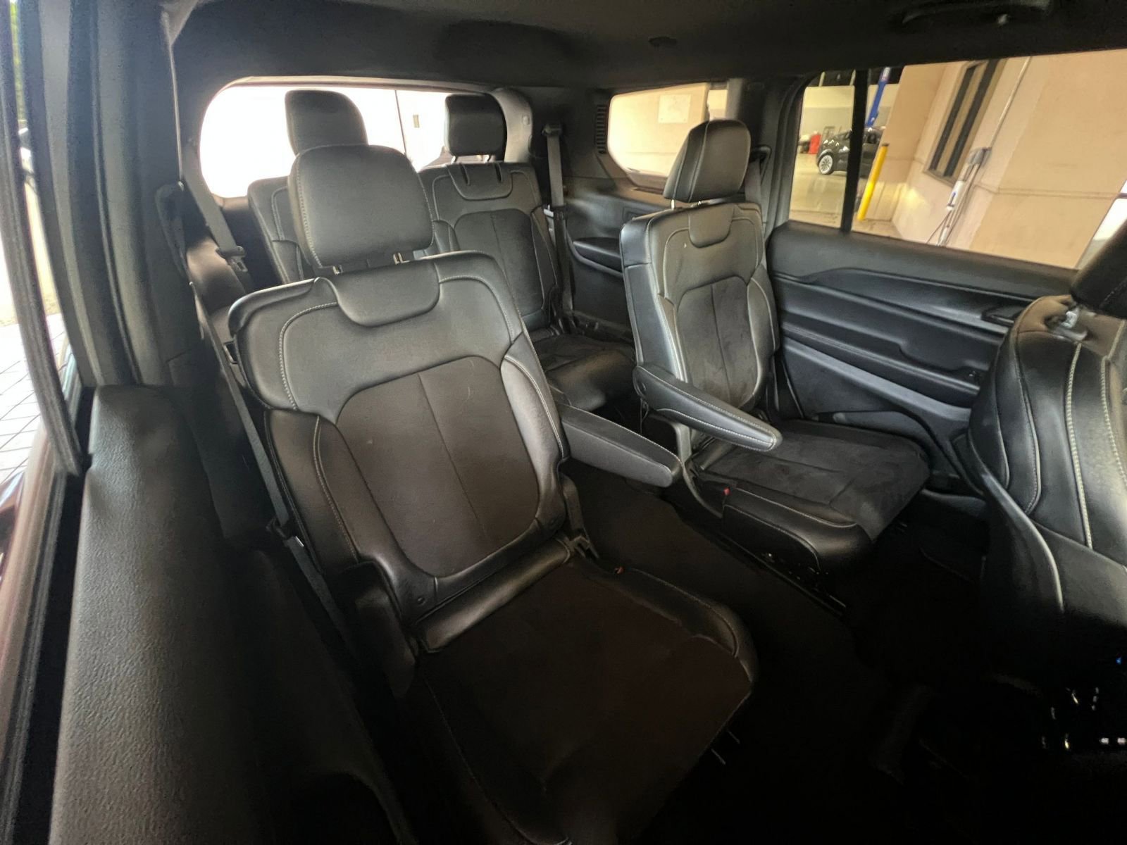 Thumbnail: 2023 Jeep Grand Cherokee - 32